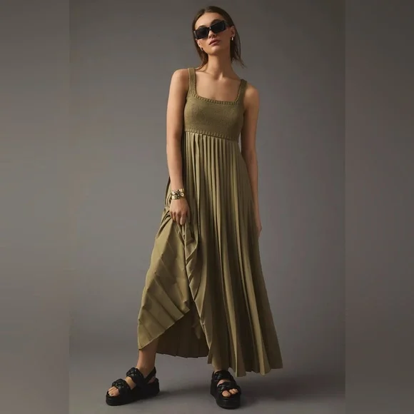 Mare Mare x Anthropologie Pleated Dark Green Maxi Dress NWOT Size Medium Mare Mare x Anthropologie Pleated Dark Green Maxi Dress NWOT Size Medium
